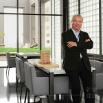 新業建設創辦人 穆椿松先生 榮幸受邀專訪，分享逾50載的建築歷程，道出一段記憶中的匠心故事。