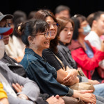 講師以愉快輕鬆的語調分享著屬於舞台的祕辛故事，瞬間來到演唱會現場，熱血的精神，感動在場的所有賓客。