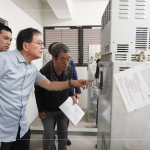 能源回收電梯能將電梯運行過程中所產生的重力位能差轉換為電能回收，減少電力的產生與二氧化碳排放，同時也可以延長零件壽命。