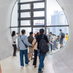 位於臺中國家歌劇院五樓的涵洞，是建築物唯一完整可見的對稱內凹結構，有自然的回聲效果，在此高歌一曲，歌聲便能傳到一樓廣場呦！