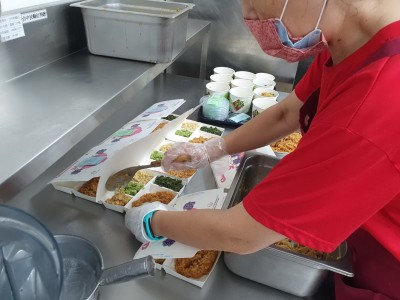 疫情衝擊益起相挺｜新業樂當送餐天使